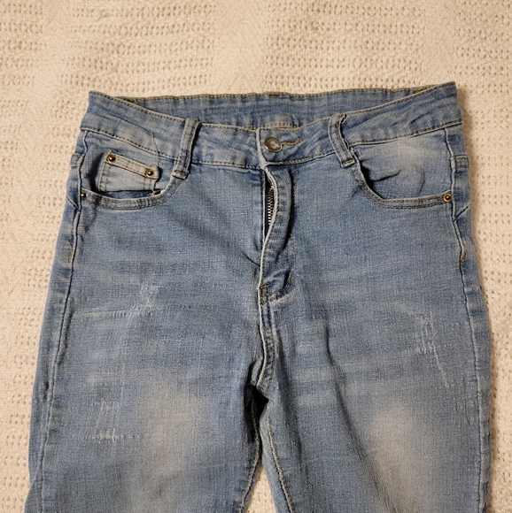 SHEIN LIGHT WASH SKINNY JEANS - Picture 3 of 6